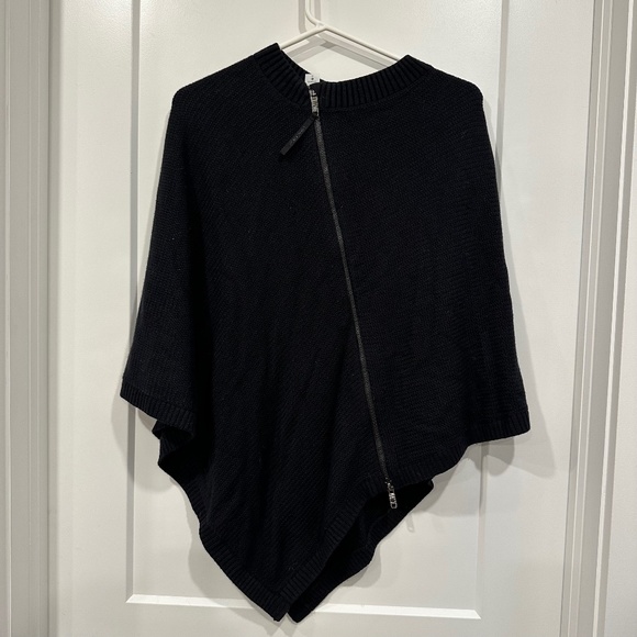 Lululemon On The Go Poncho Wrap Scarf Shawl - Picture 3 of 8